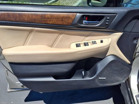 Used 2018 Subaru Outback 3.6R Limited AWD/4WD image 26