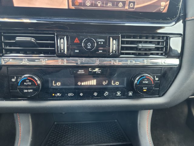 Used 2026 Nissan Pathfinder Rock Creek AWD/4WD image 18