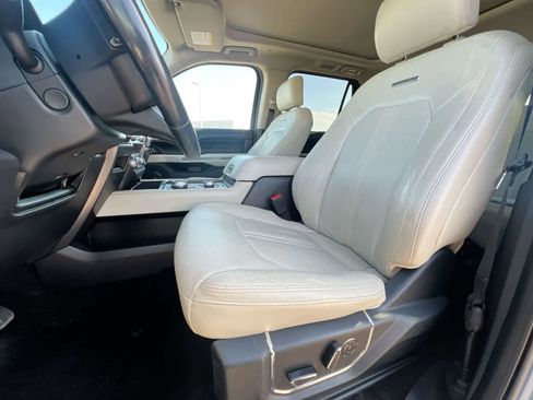 Used 2019 Ford Expedition Platinum image 15