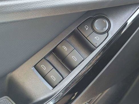 New 2026 Chevrolet Equinox LT w/ Convenience Package II FWD image 27