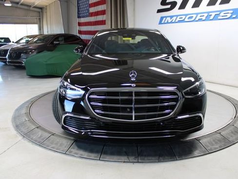 Used 2024 Mercedes-Benz S 580e 4MATIC Sedan image 3
