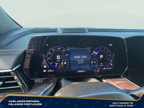 Certified 2025 Chevrolet Suburban Premier RWD image 19