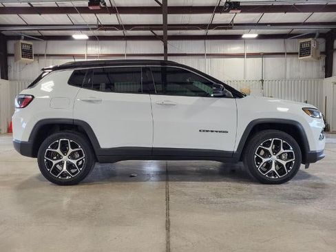 Used 2024 Jeep Compass Limited AWD/4WD image 6