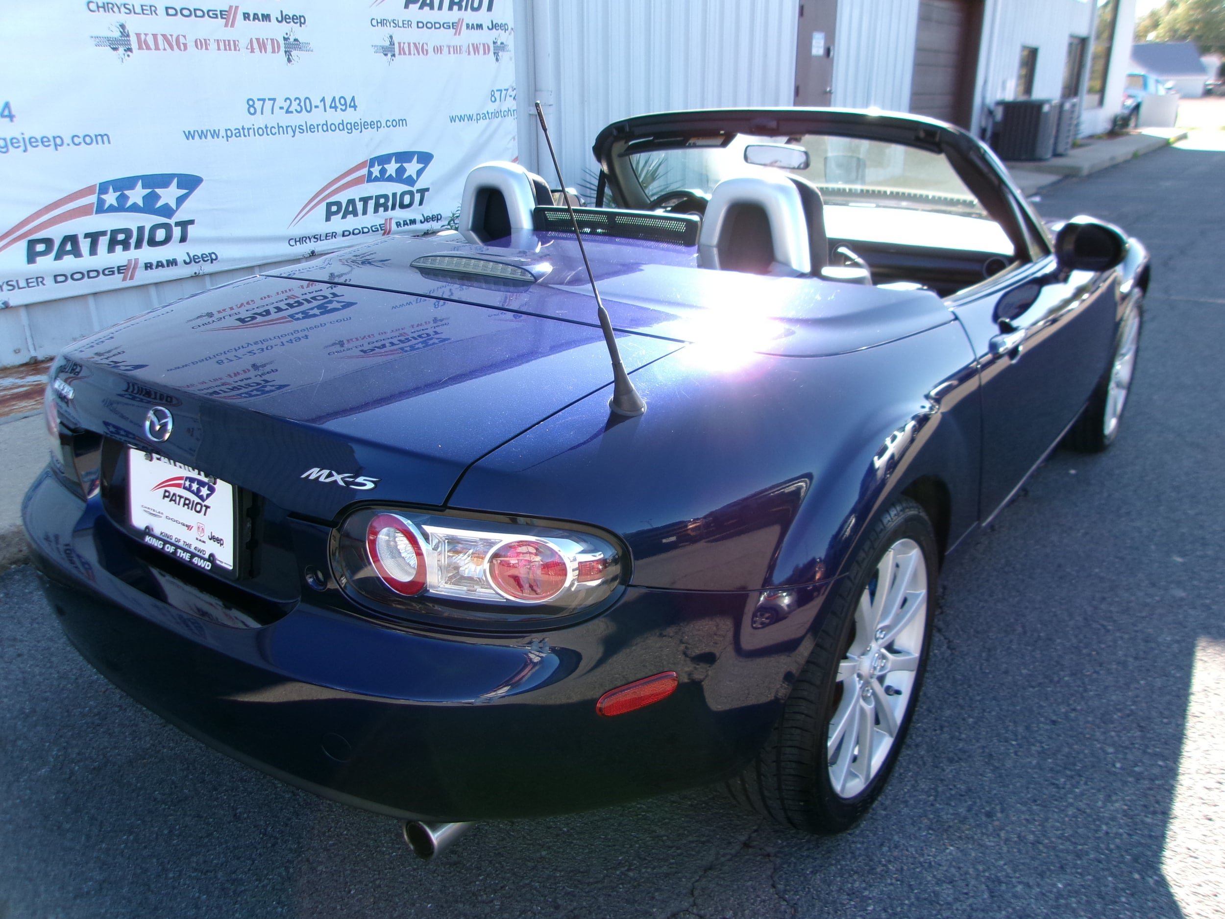 Used 2008 MAZDA MX-5 Miata Touring RWD image 10