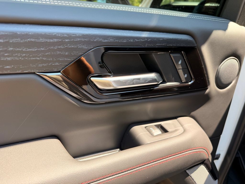 New 2026 GMC Yukon AT4 Ultimate w/ LPO, Floor Liner Package AWD/4WD image 34