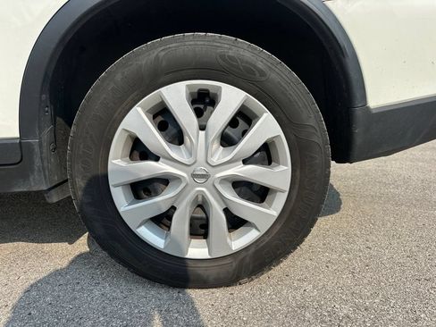 Used 2017 Nissan Rogue S AWD/4WD image 19