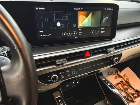 Used 2025 Kia Sorento EX image 19