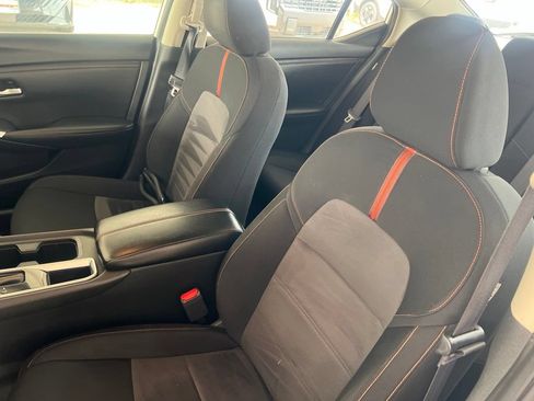Certified 2023 Nissan Sentra SR FWD image 5