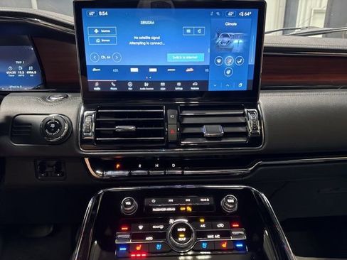 Used 2023 Lincoln Navigator Reserve image 10