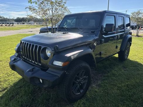 Used 2024 Jeep Wrangler Unlimited Sport AWD/4WD image 4