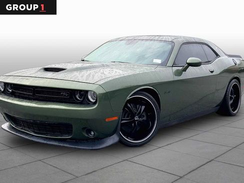 Used 2019 Dodge Challenger R/T RWD image 1