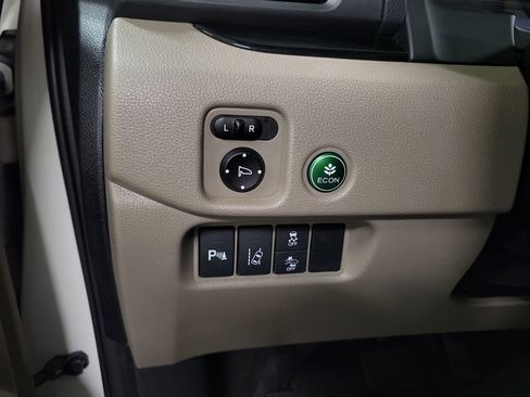 Used 2016 Honda Pilot Touring image 20