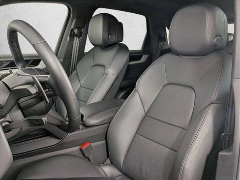 Certified 2025 Porsche Cayenne AWD/4WD image 5