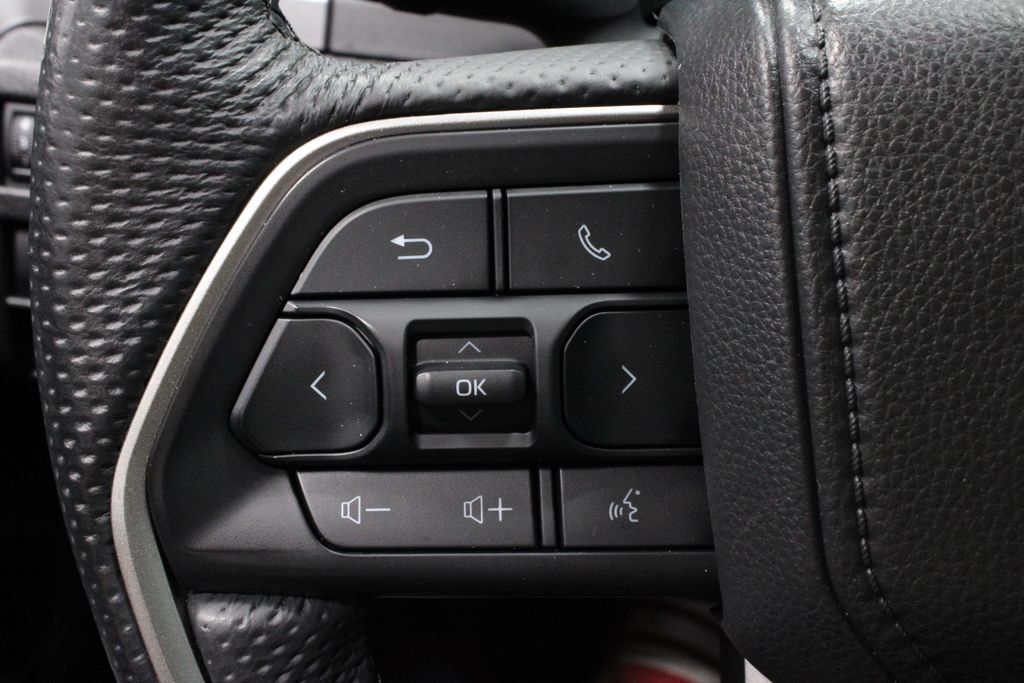 Used 2025 Toyota Tacoma TRD Off-Road AWD/4WD image 26