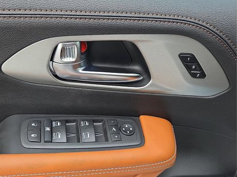 New 2026 Chrysler Pacifica Pinnacle image 14