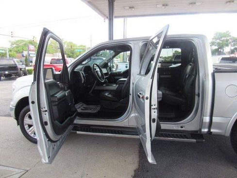 Used 2019 Ford F150 Lariat w/ Equipment Group 502A Luxury AWD/4WD image 11