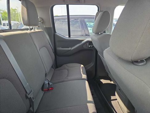 Used 2019 Nissan Frontier SV w/ Value Truck Package AWD/4WD image 10