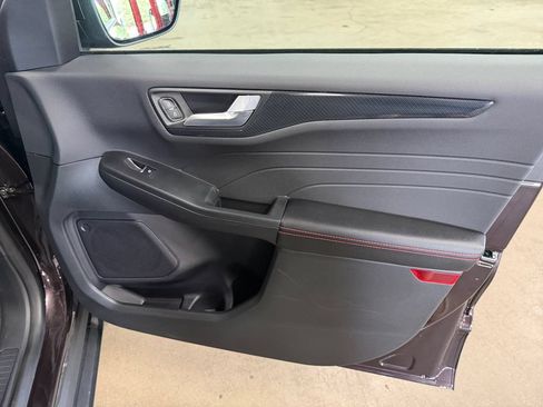 Used 2023 Ford Escape ST-Line w/ Tech Pack #1 AWD/4WD image 17