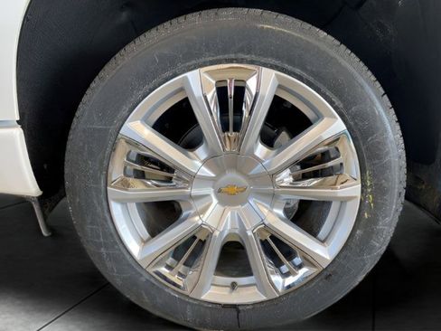 Used 2025 Chevrolet Silverado 1500 High Country w/ High Country Premium Package image 9