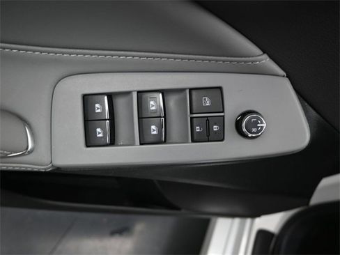 Used 2021 Toyota Avalon XLE image 13