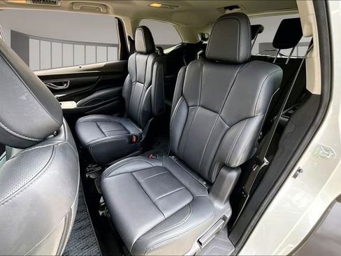 Used 2023 Subaru Ascent Limited AWD/4WD image 20