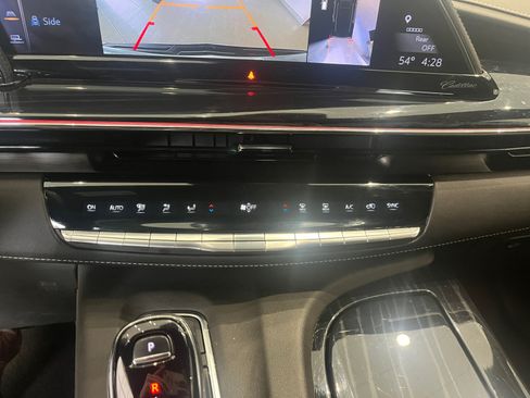 Used 2024 Cadillac Escalade ESV Sport AWD/4WD image 26