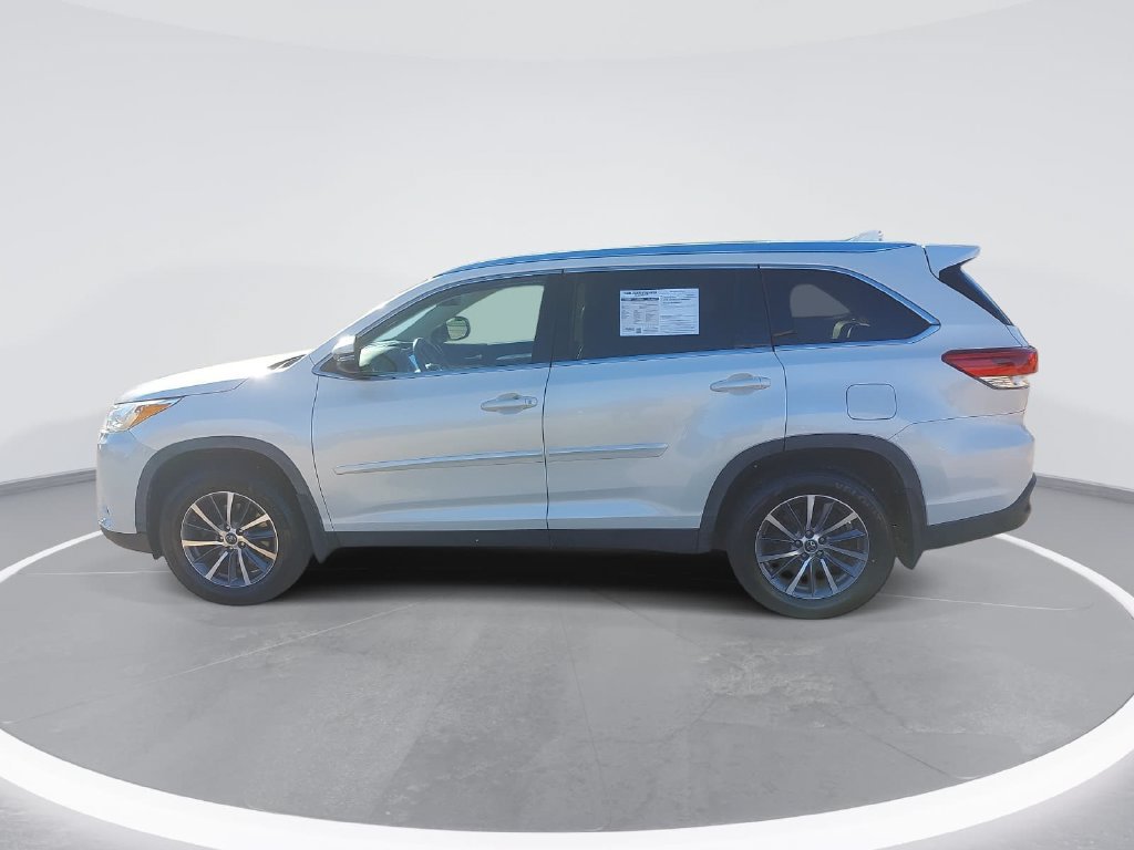Used 2019 Toyota Highlander XLE FWD image 8