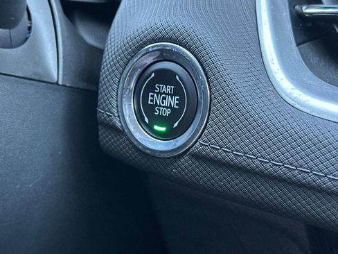 Used 2025 Chevrolet TrailBlazer LT AWD/4WD image 19