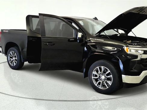 Used 2023 Chevrolet Silverado 1500 LT AWD/4WD image 8