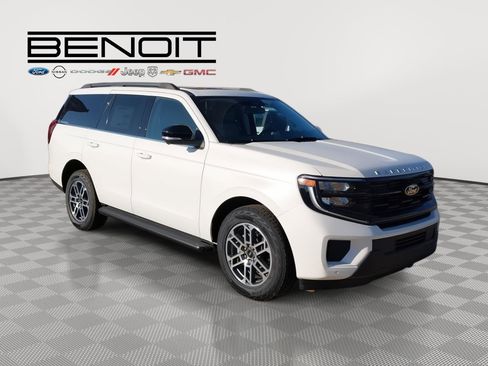 New 2025 Ford Expedition Active image 3