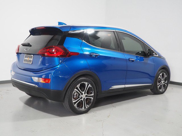 Used 2020 Chevrolet Bolt Premier w/ Infotainment Package FWD image 5