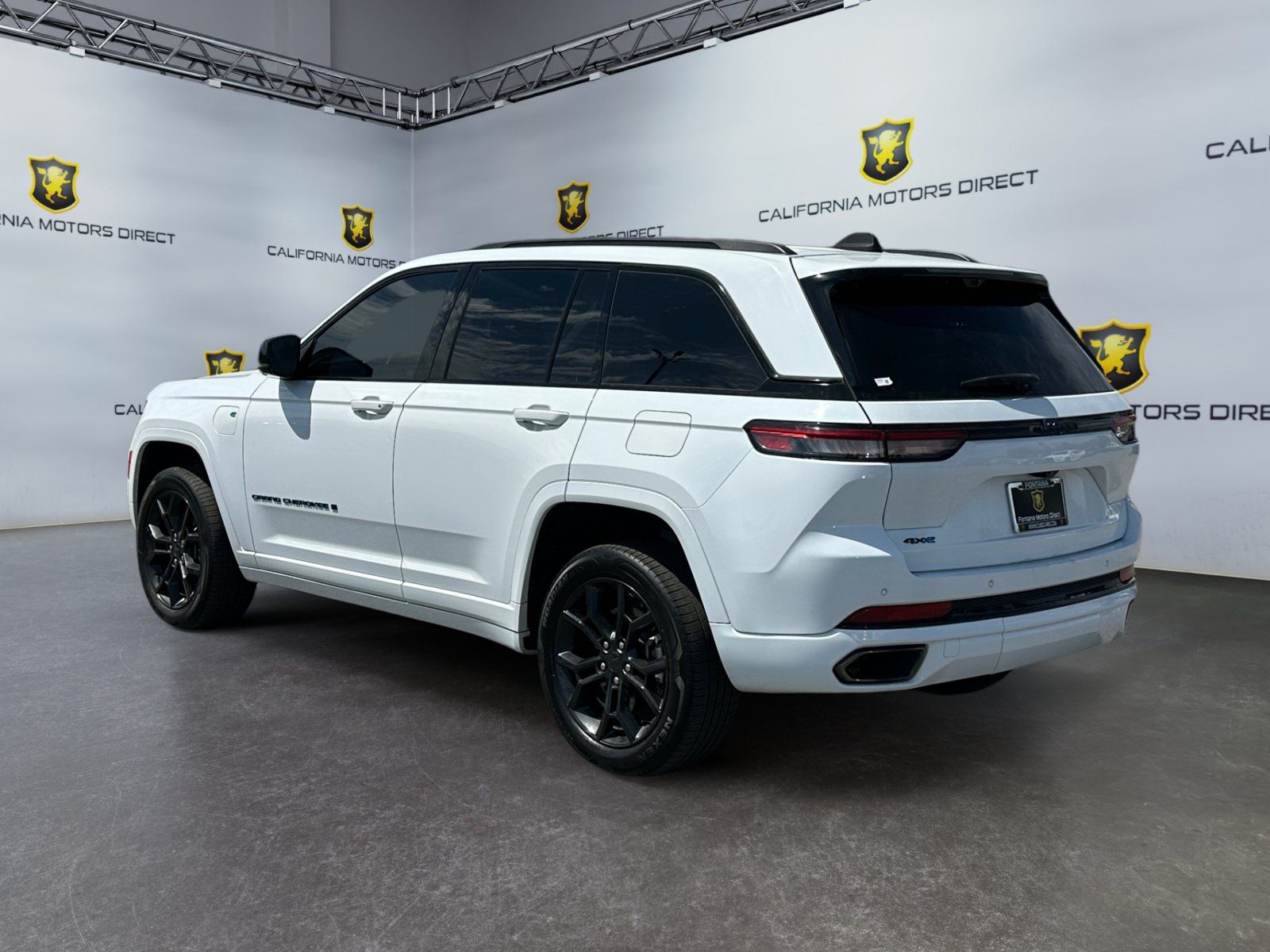 Used 2023 Jeep Grand Cherokee 30th Anniversary AWD/4WD image 3