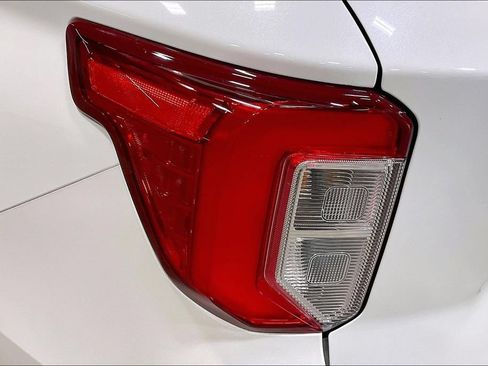 Used 2023 Ford Explorer XLT w/ Equipment Group 202A AWD/4WD image 24
