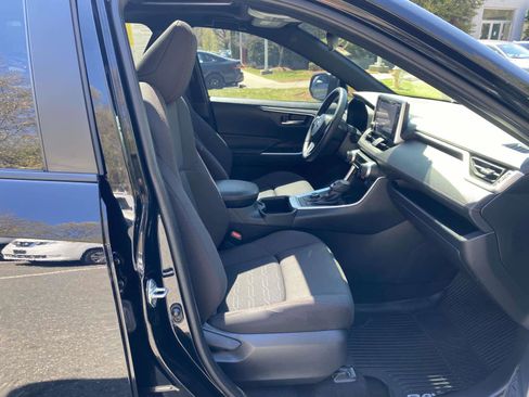 Used 2024 Toyota RAV4 SE w/ Weather & Moonroof Package AWD/4WD image 31