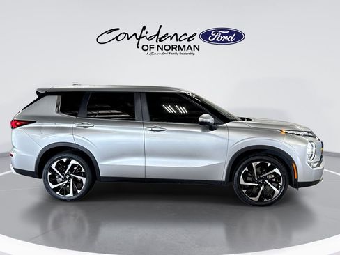 Used 2024 Mitsubishi Outlander SE image 10