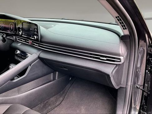 Used 2021 Hyundai Elantra SEL w/ Convenience Package image 23