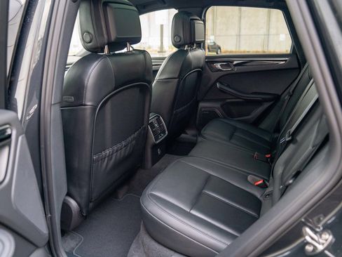 New 2026 Porsche Macan image 23