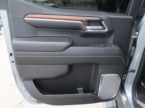 Used 2024 GMC Sierra 1500 Denali AWD/4WD image 36