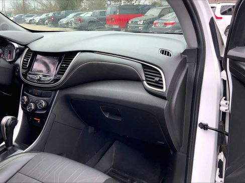 Used 2020 Chevrolet Trax LT w/ Redline Edition image 16