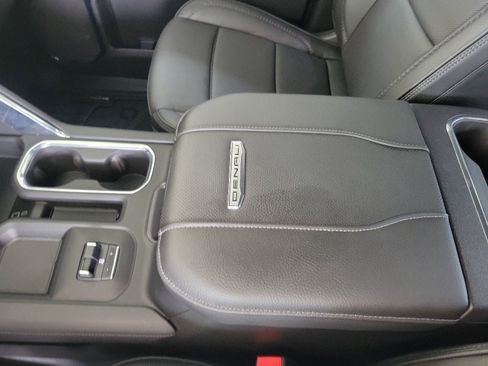 Used 2024 GMC Sierra 2500 Denali w/ Denali Reserve Package AWD/4WD image 24