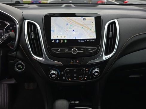 Used 2023 Chevrolet Equinox Premier AWD/4WD image 19
