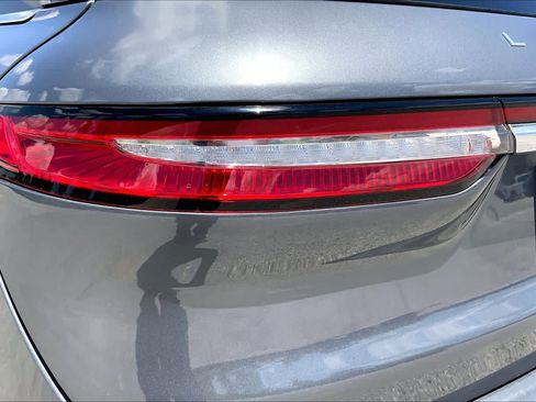 Used 2022 Lincoln Corsair Reserve w/ Elements Package FWD image 28