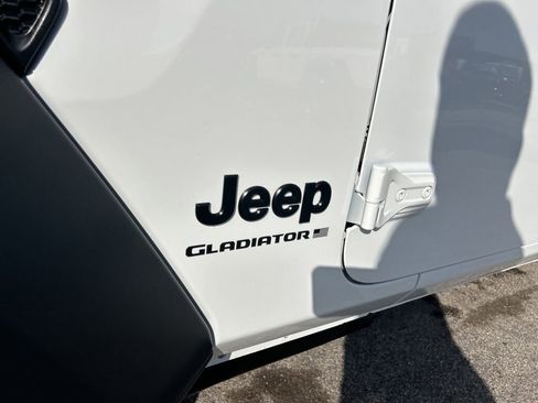 New 2026 Jeep Gladiator Sport image 19