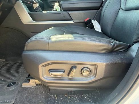 Used 2022 Toyota Tundra Limited AWD/4WD image 9
