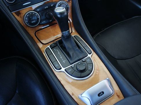 Used 2011 Mercedes-Benz SL 550 image 26