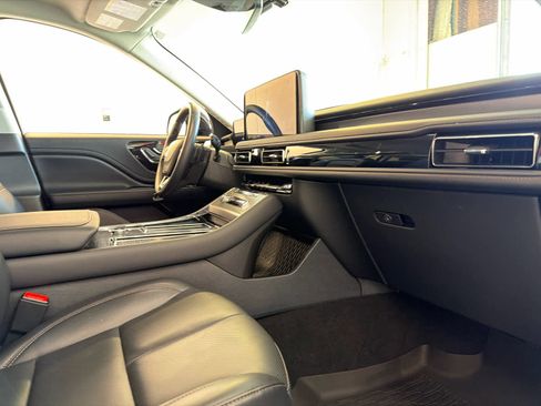 Used 2025 Lincoln Aviator 2WD w/ Jet Appearance Package image 27