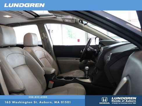 Used 2012 Nissan Rogue SL AWD/4WD image 16