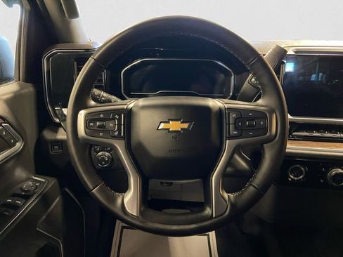 Used 2024 Chevrolet Silverado 1500 LT image 13