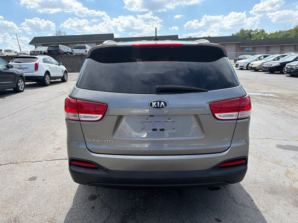Used 2017 Kia Sorento LX FWD image 7