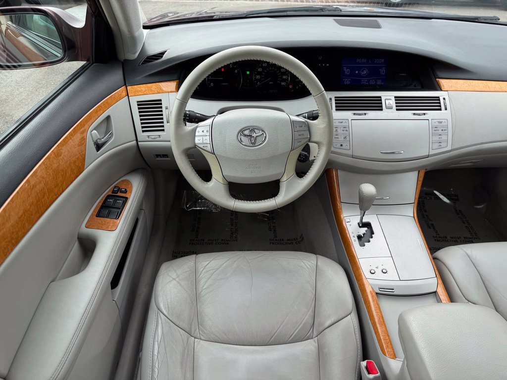 Used 2007 Toyota Avalon XLS FWD image 11